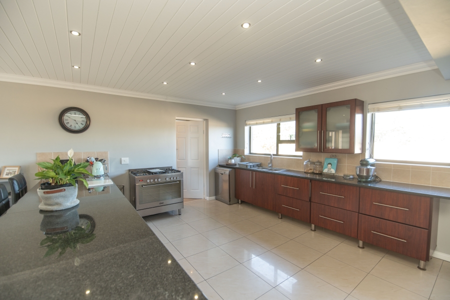 4 Bedroom Property for Sale in Clarendon Marine Eastern Cape